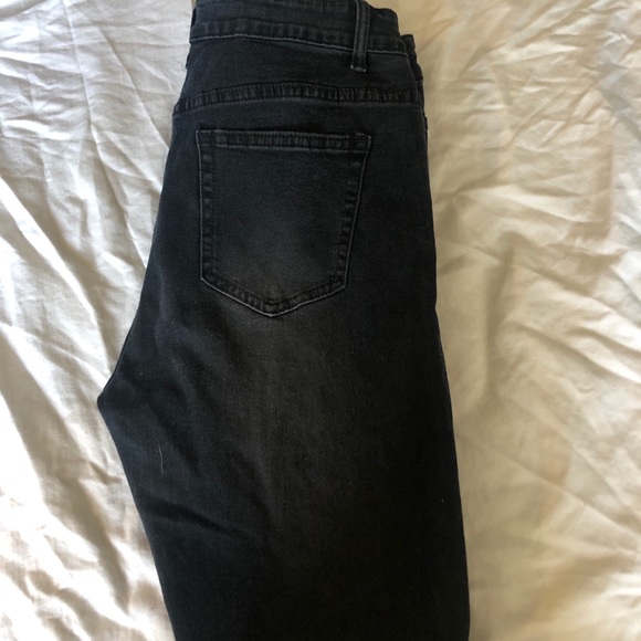 Boohoo ripped jeans - Picture 4 of 4